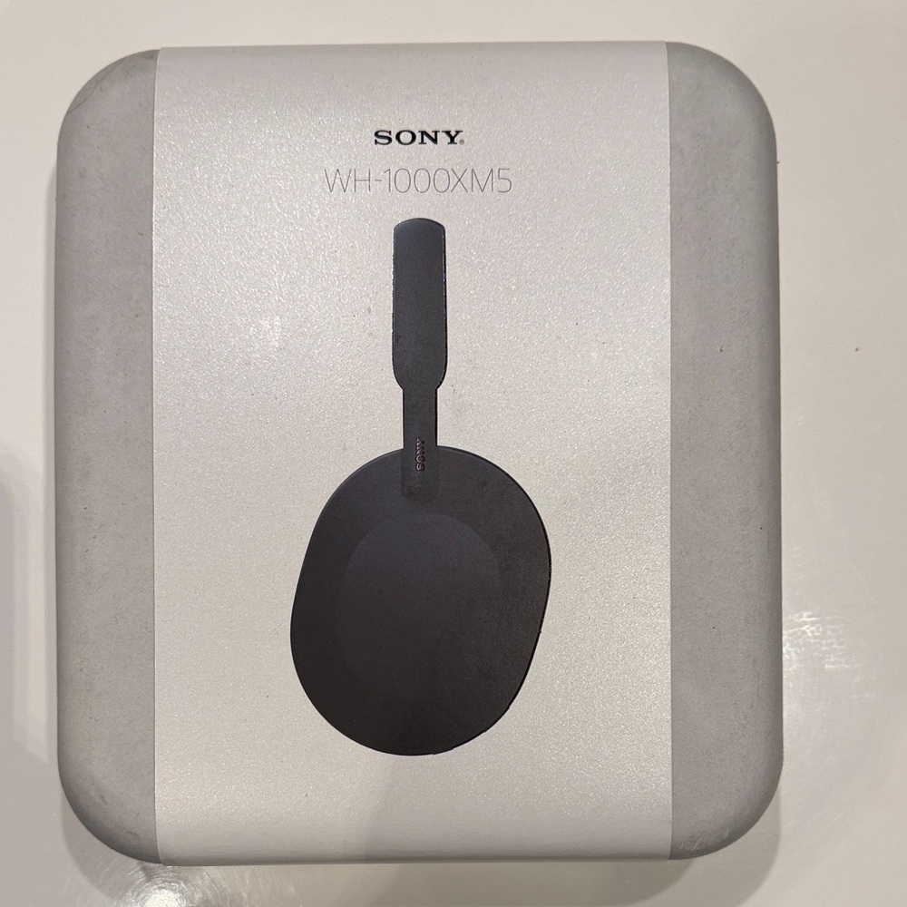 BRAND NEW! Sony WH-1000XM5 Headphones in Black